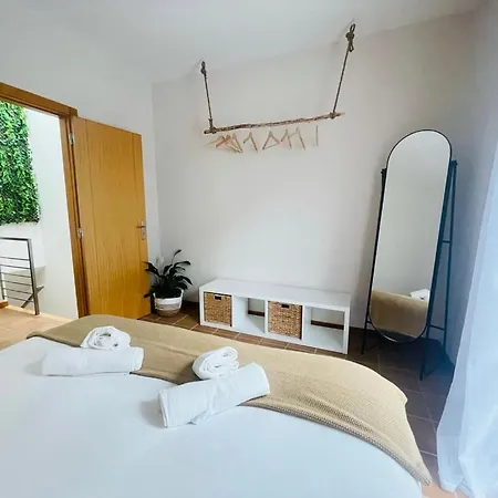 Casa Sonia Great Location Quiet Area Easy Access Holiday home *